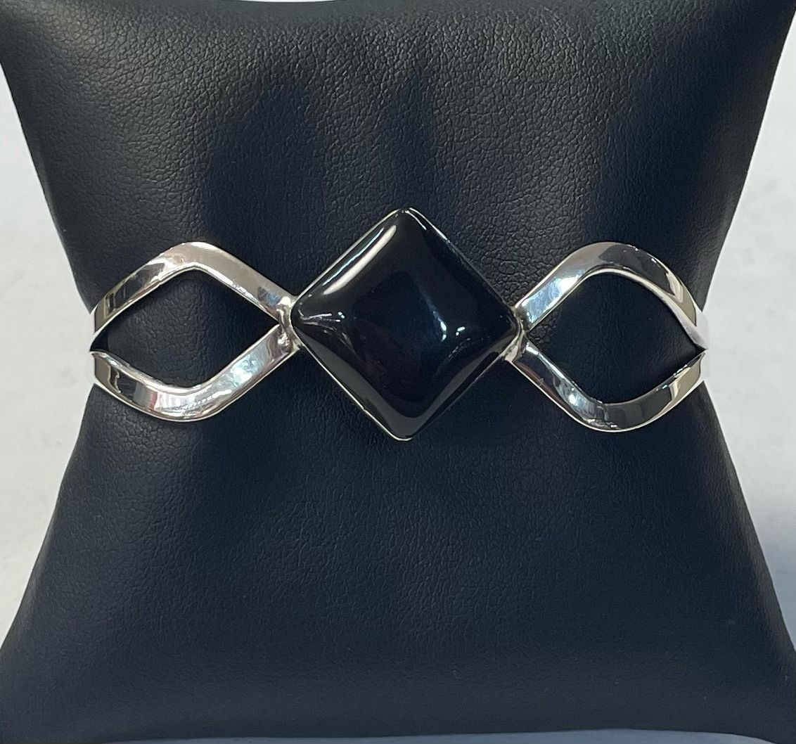 Brazalete con Obsidiana en Plata Ley 925, sello de autenticidad Plata Ley .925