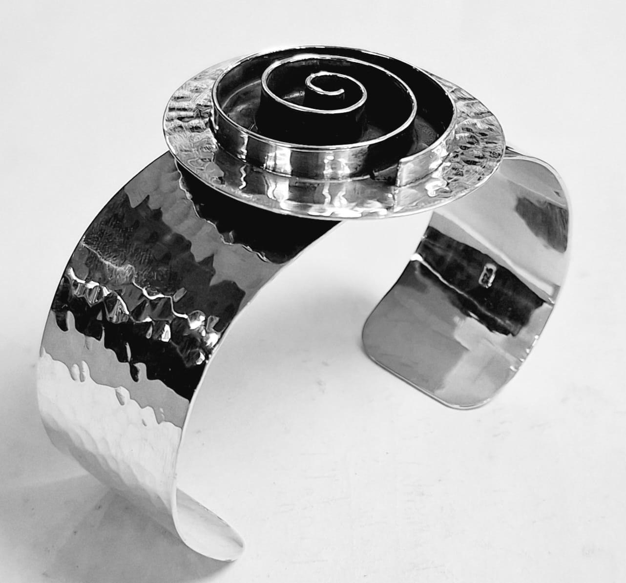 Brazalete Laberinto en Plata Ley 925, vista frontal