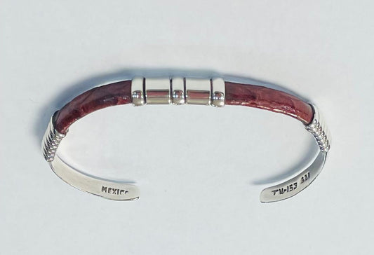 Sello de ley en el interior del brazalete en plata ley 925