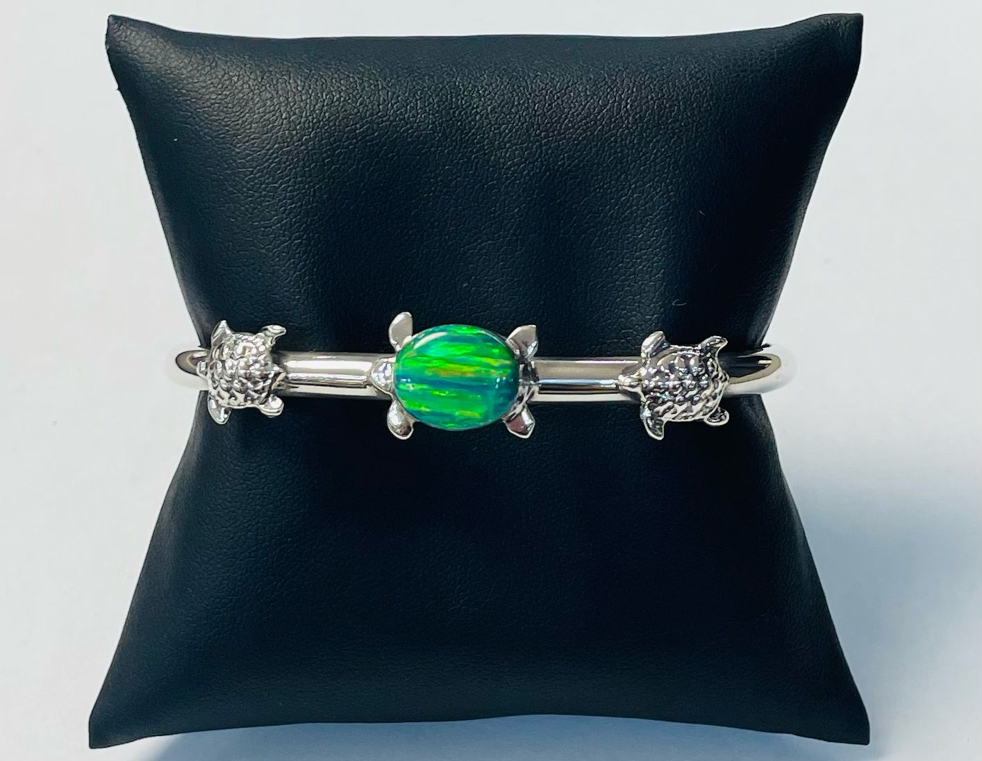 Brazalete Tortuga con Opalo Plata Ley 925, sello de autenticidad Plata Ley .925