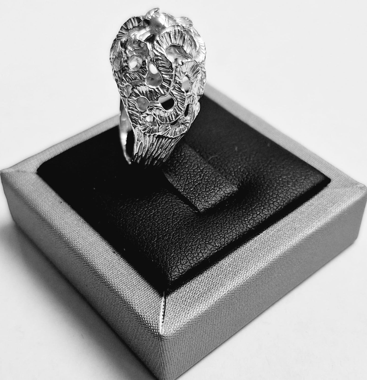 Anillo Diamantada en Plata Ley 925, vista frontal