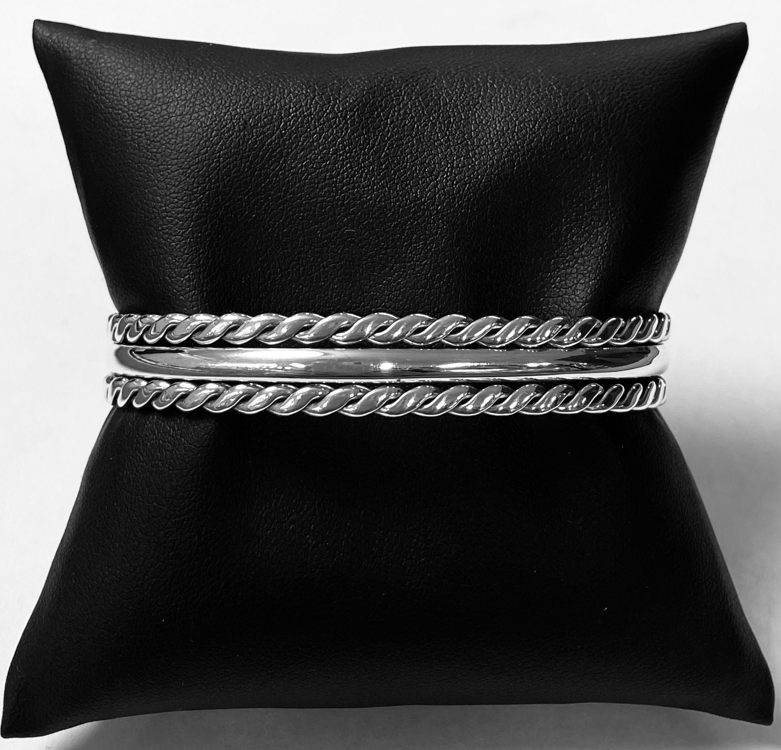 Brazalete en Plata Ley 925, sello de autenticidad Plata Ley .925