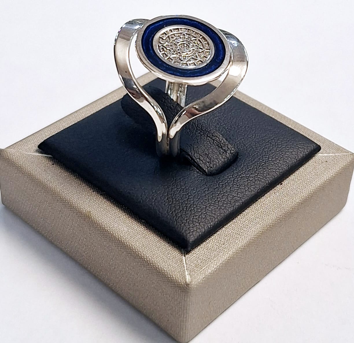 Anillo Calendario Azteca en Plata Ley 925, sello de autenticidad Plata Ley .925