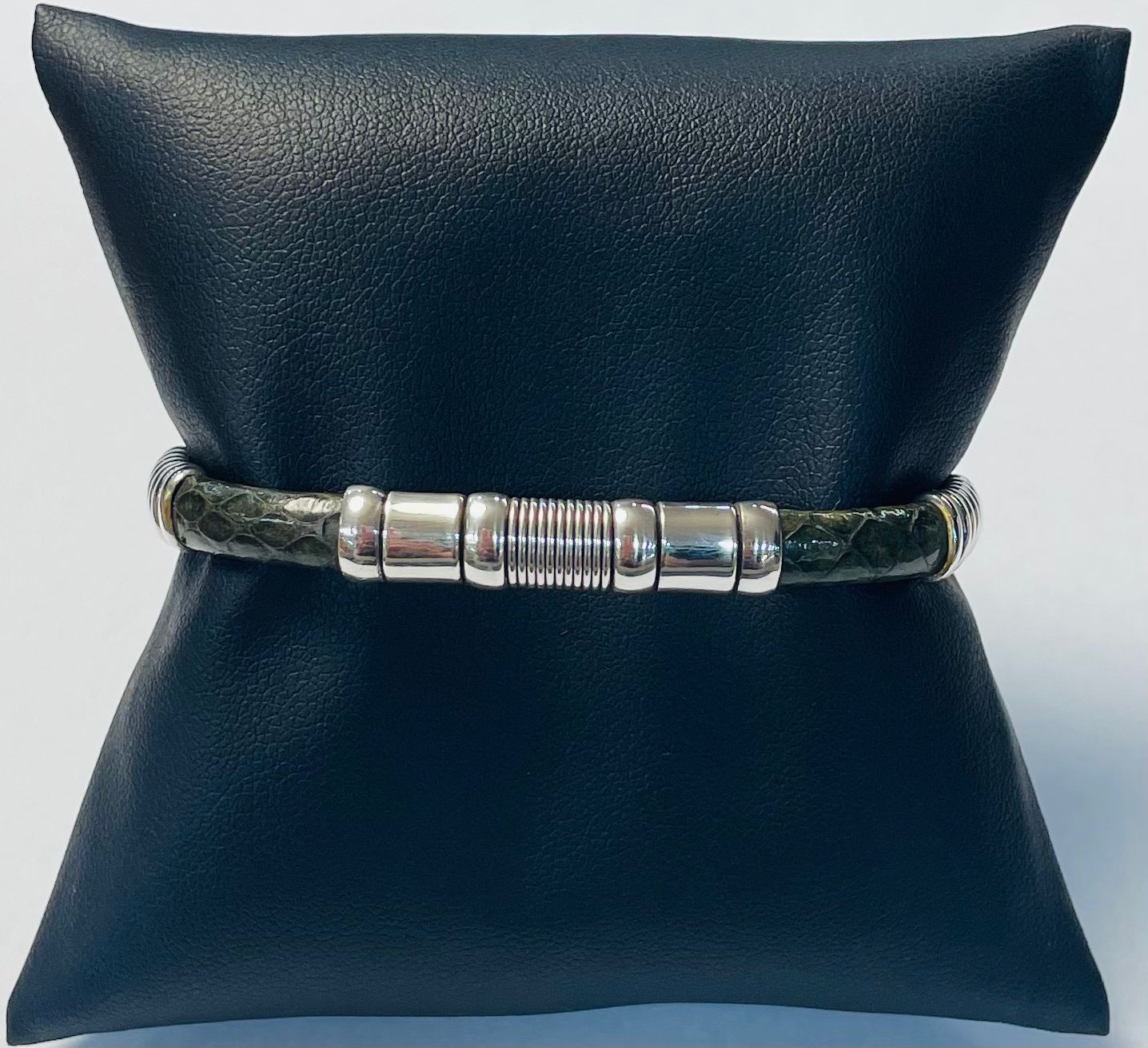 Brazalete en Plata Ley 925, sello de autenticidad Plata Ley .925