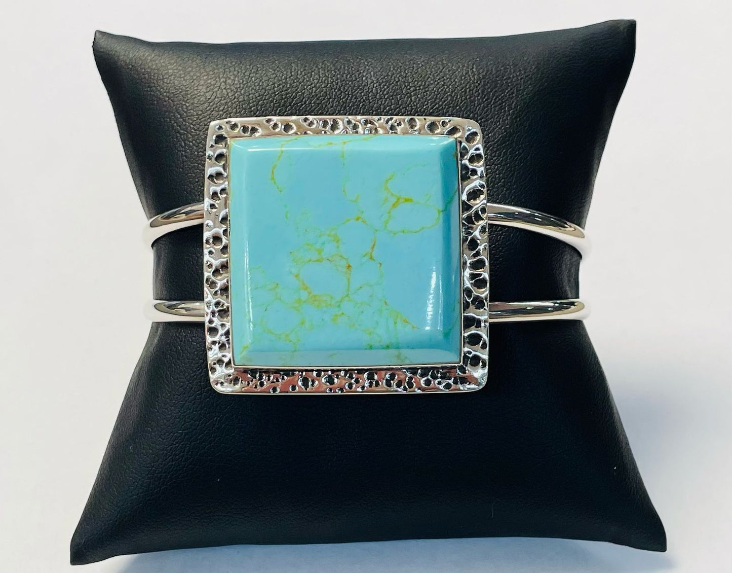 Brazalete en Plata Ley 925 con Turquesa, sello de autenticidad Plata Ley .925