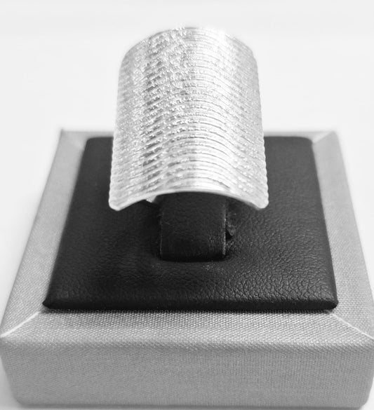 Sello de ley en el interior del anillo diamantada plata ley 925
