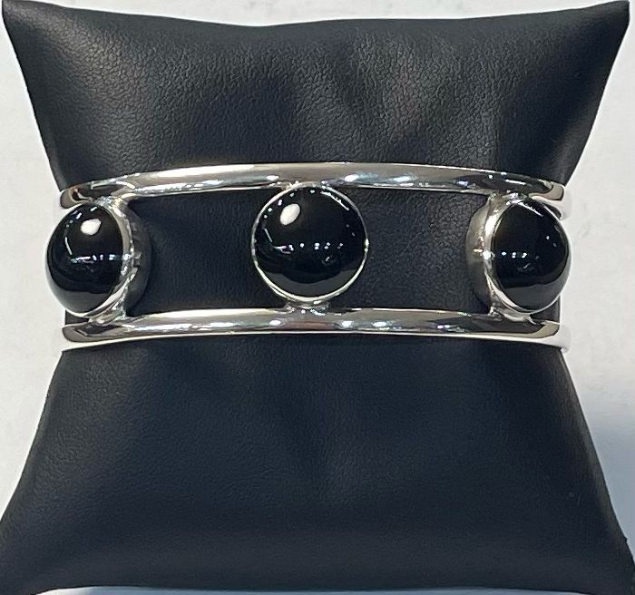 Brazalete con Obsidiana en Plata Ley 925, sello de autenticidad Plata Ley .925