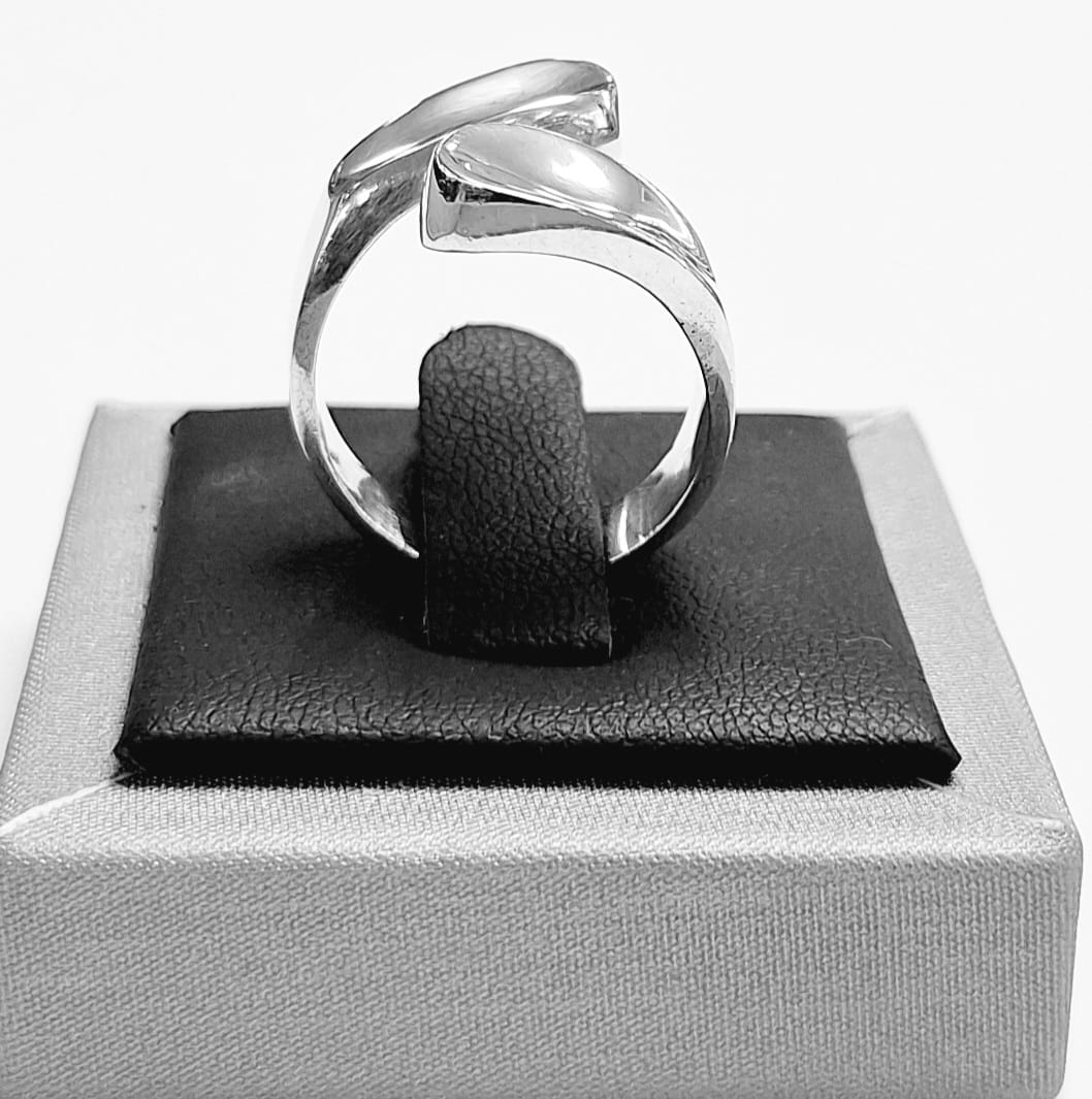 Anillo en Plata Ley 925, sello de autenticidad Plata Ley .925