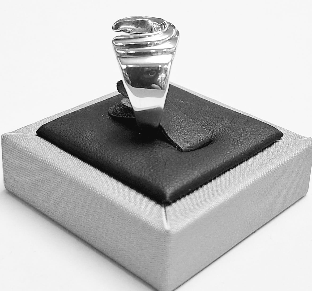 Anillo de Herradura en Plata Ley 925, vista frontal