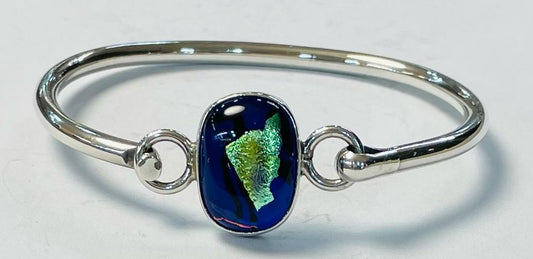 Sello de ley en el interior del brazalete con dicroico en plata ley 925