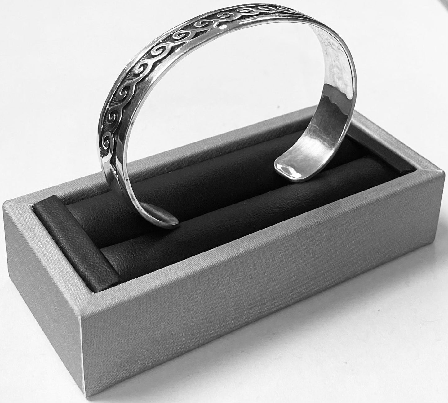 Brazalete Jopi en Plata 925, sello de autenticidad Plata Ley .925