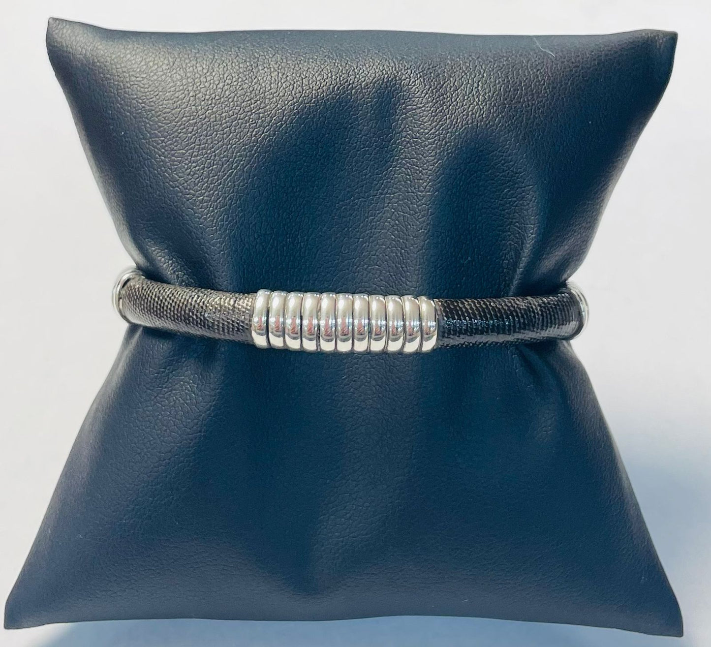 Brazalete en Plata Ley 925, sello de autenticidad Plata Ley .925