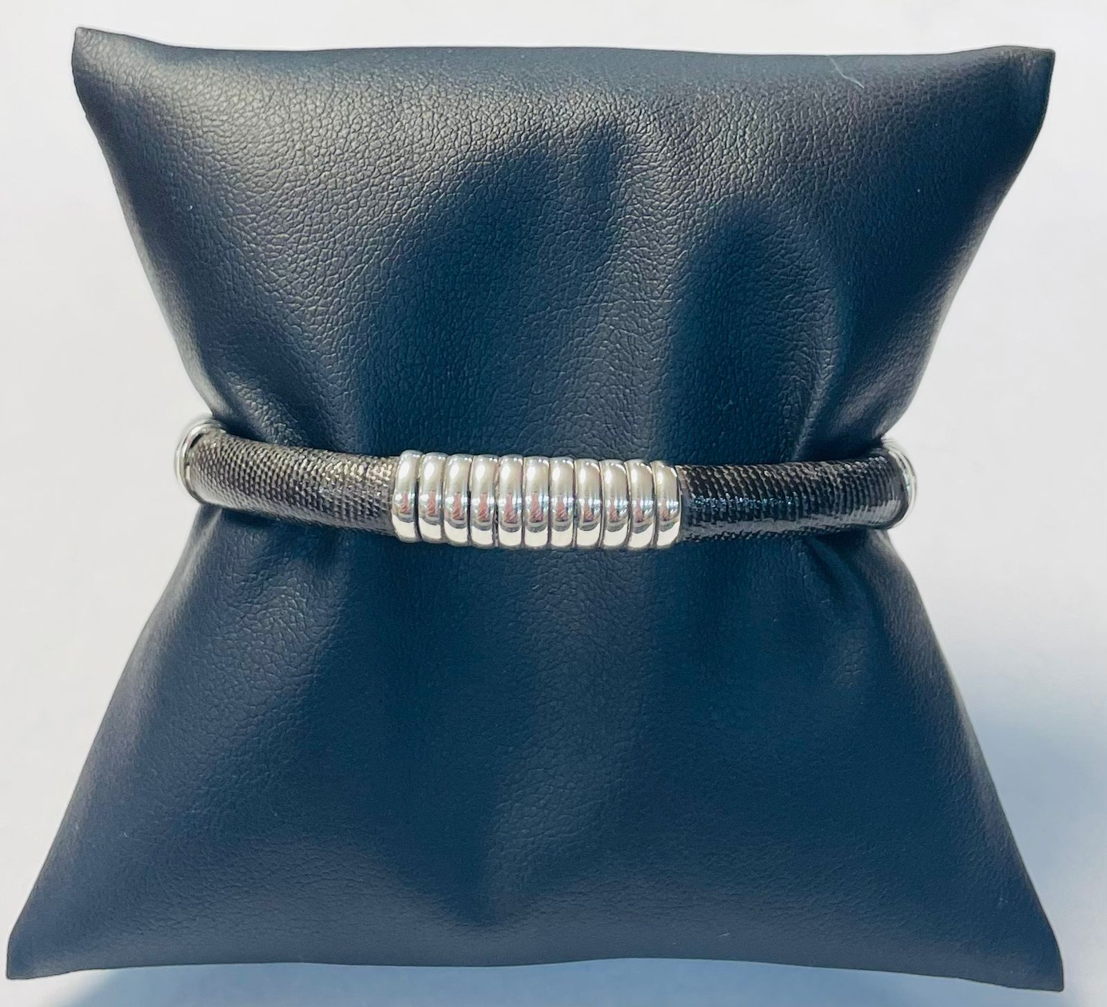 Brazalete en Plata Ley 925, sello de autenticidad Plata Ley .925