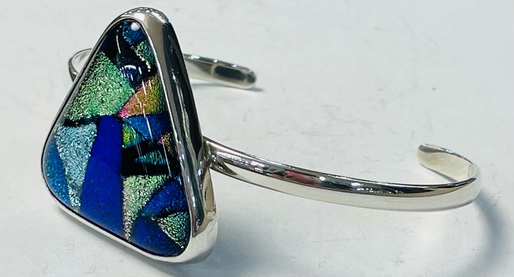 Brazalete con Dicroico en Plata Ley 925, vista frontal