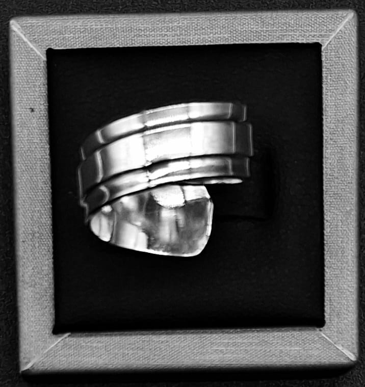 Sello de ley en el interior del anillo plata ley 925