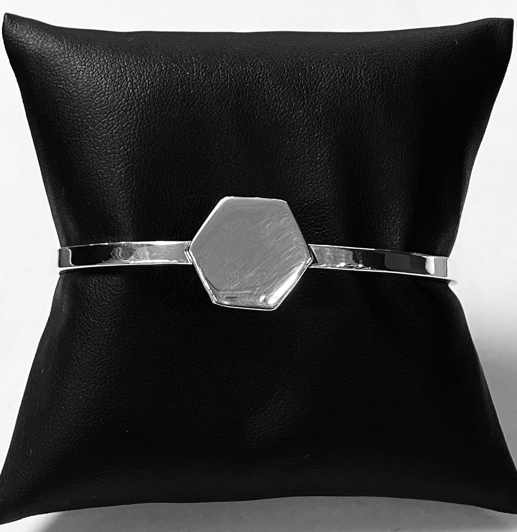 Brazalete en Plata Ley 925, sello de autenticidad Plata Ley .925