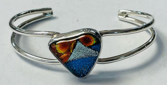 Sello de ley en el interior del brazalete con dicroico en plata ley 925