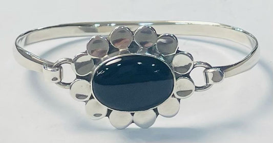 Sello de ley en el interior del brazalete con piedra en obsidiana en plata ley 925