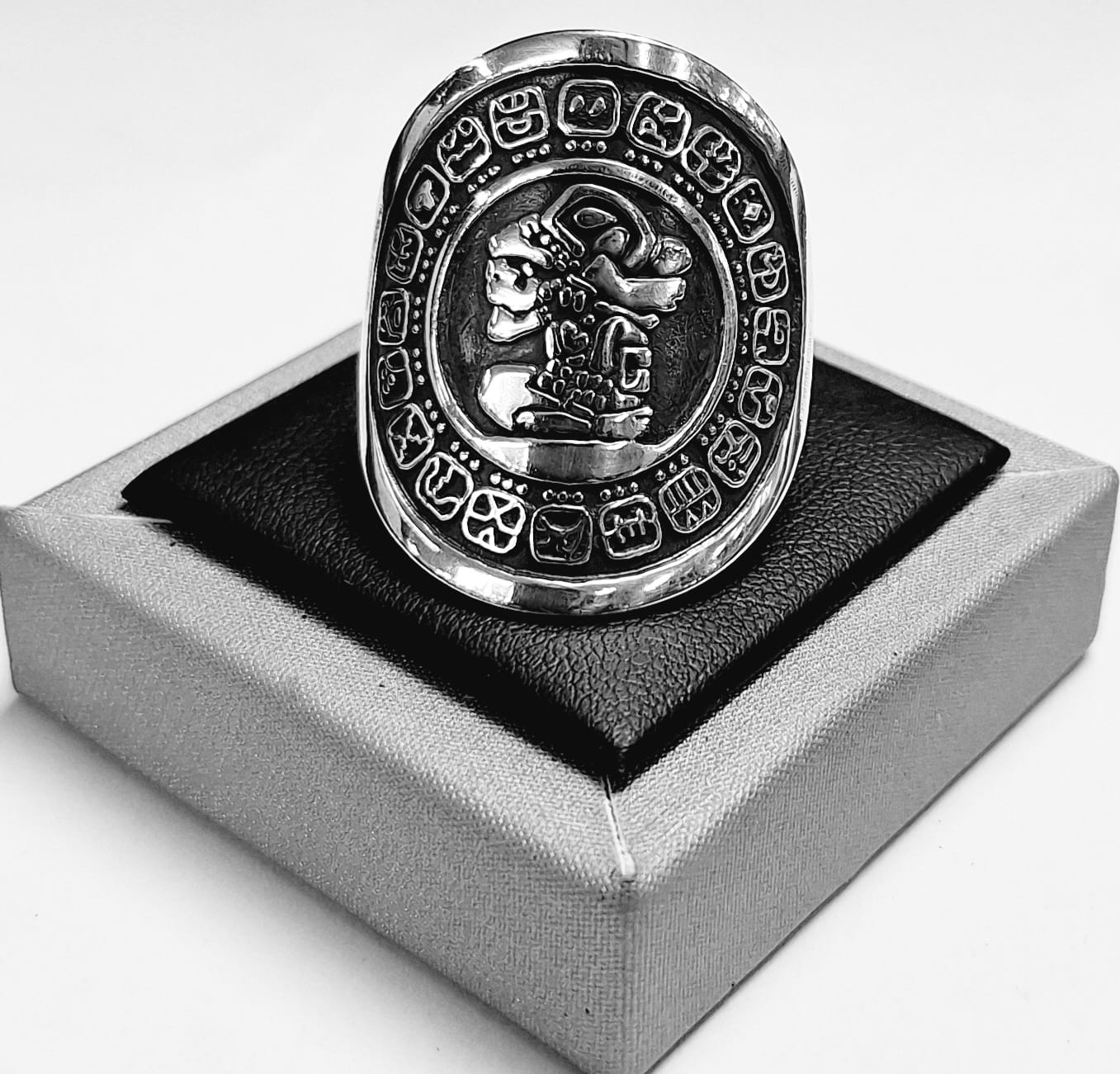 Anillo Calendario Maya en Plata Ley 925, vista frontal