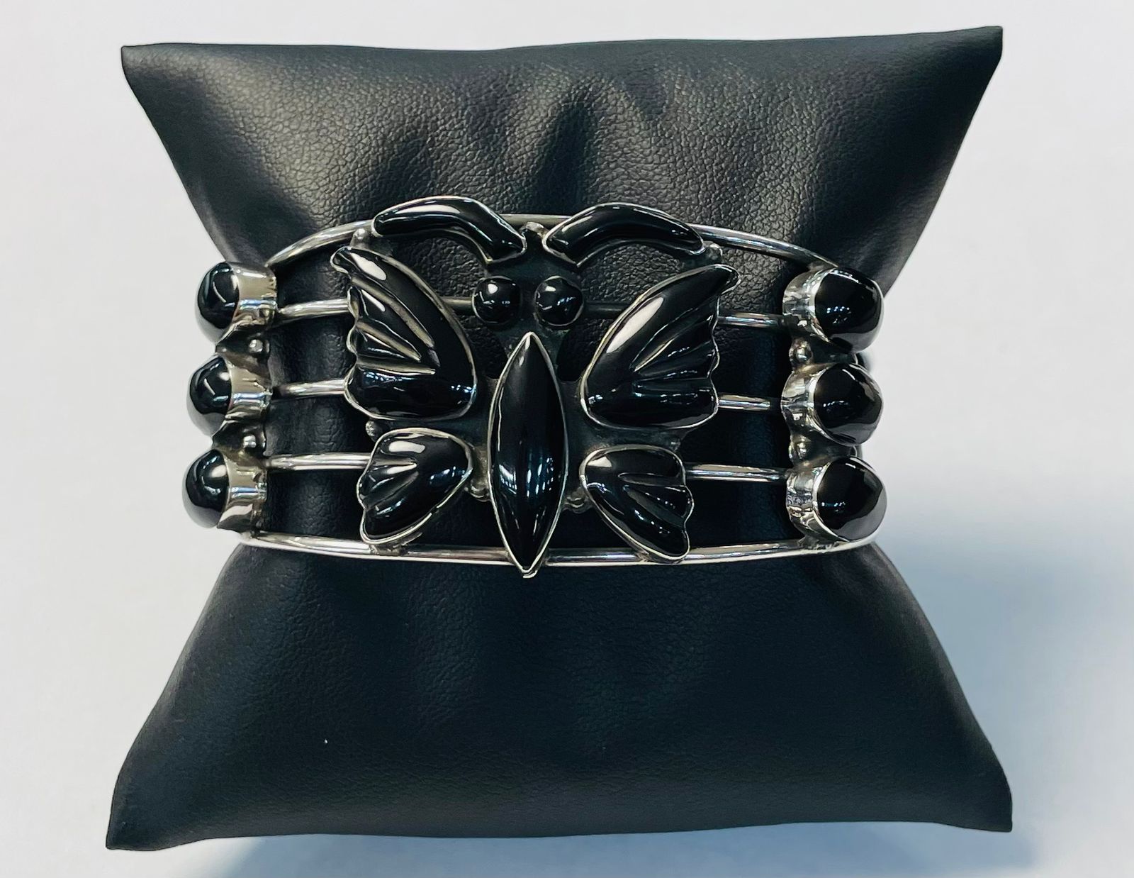 Brazalete en Plata 925 con Obsidiana, sello de autenticidad Plata Ley .925