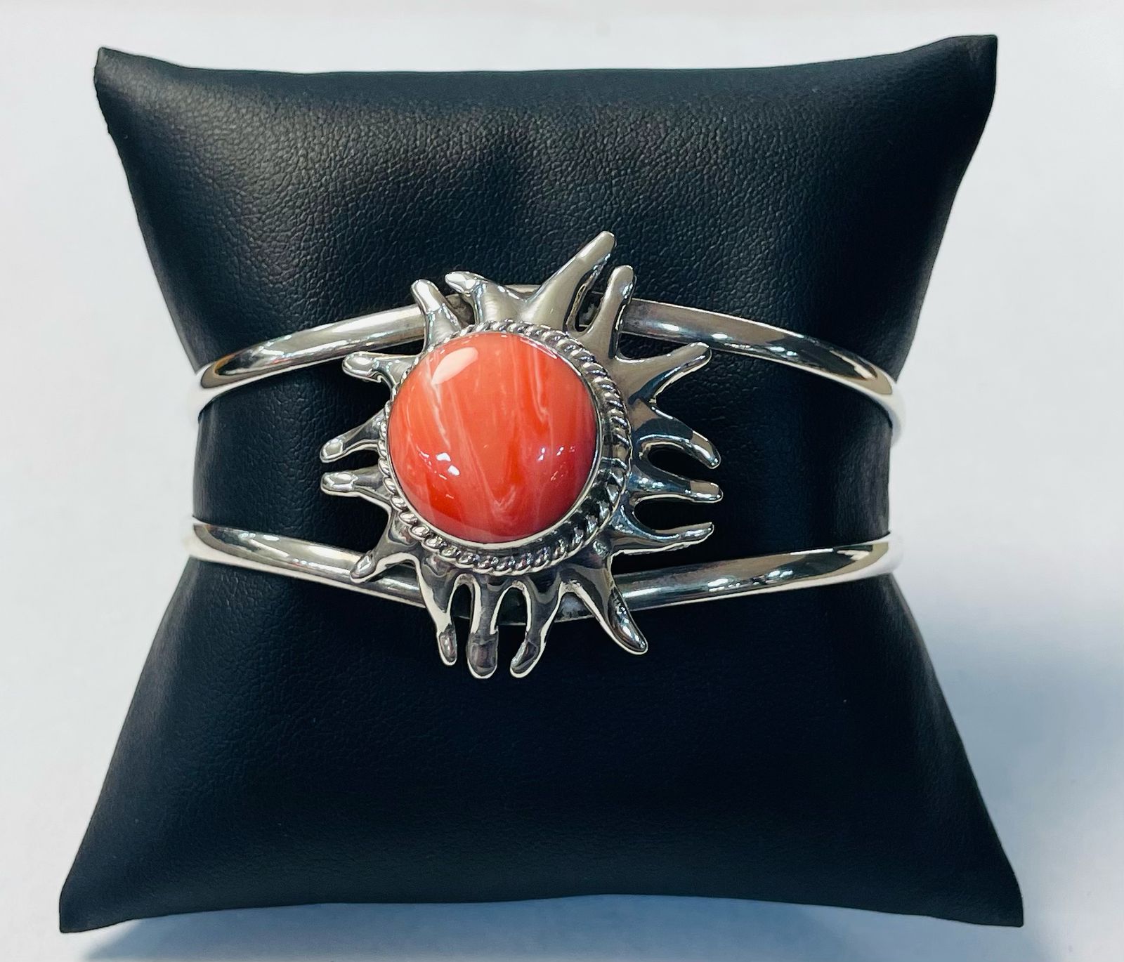 Brazalete en Plata Ley 925, sello de autenticidad Plata Ley .925