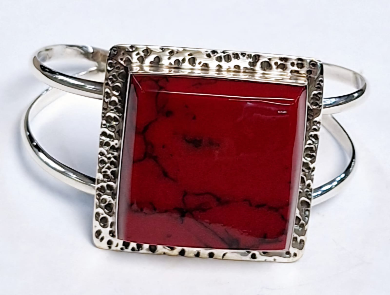 Brazalete en Plata Ley 925 con Coral, vista frontal