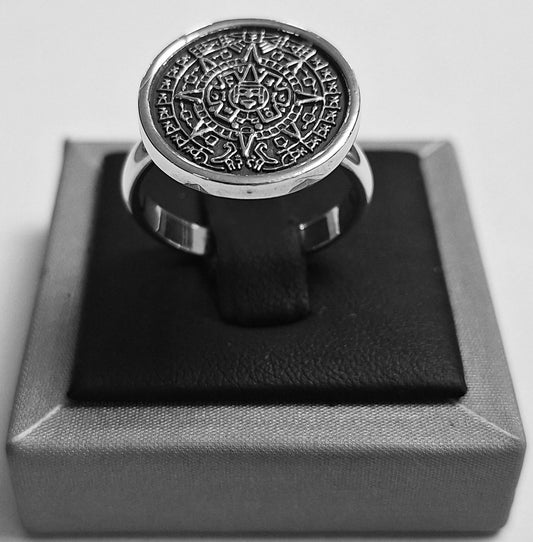 Sello de ley en el interior del anillo calendario azteca en plata ley 950