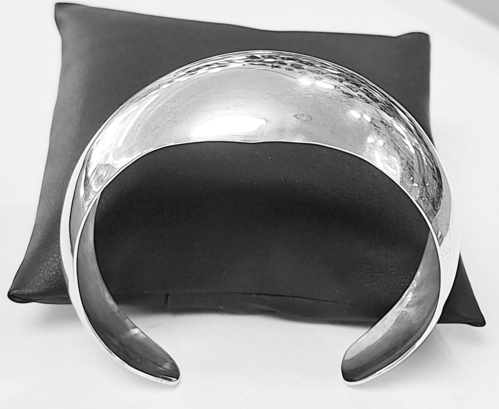 Brazalete en Plata Ley 950, sello de autenticidad Plata Ley .925