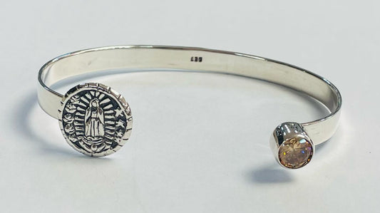 Sello de ley en el interior del brazalete en plata ley 925