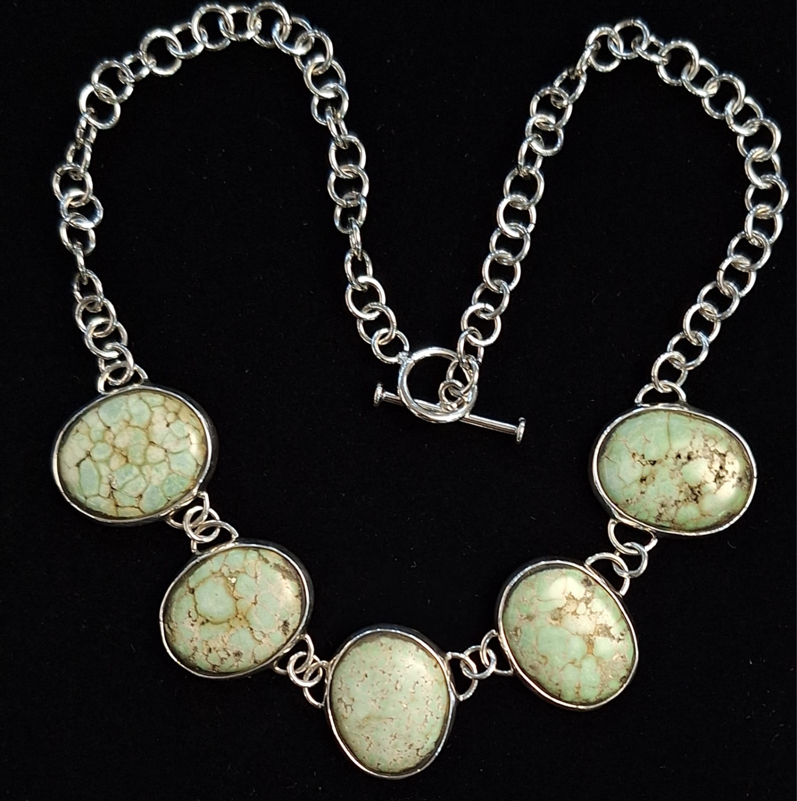 Sello de ley en el interior del collar con incrustaciones de turquesa en plata ley 925
