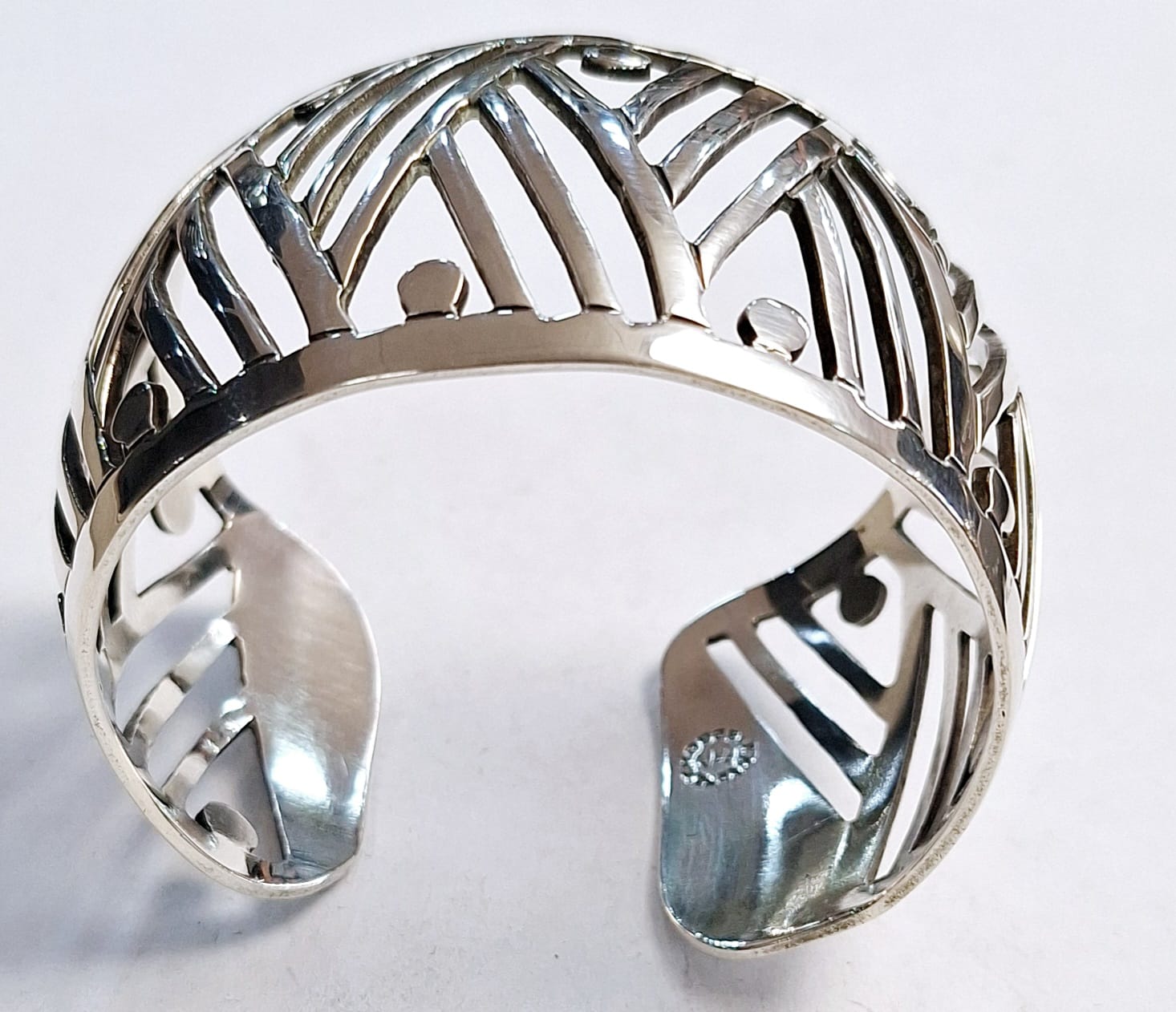 Brazalete en Plata Ley 925, sello de autenticidad Plata Ley .925