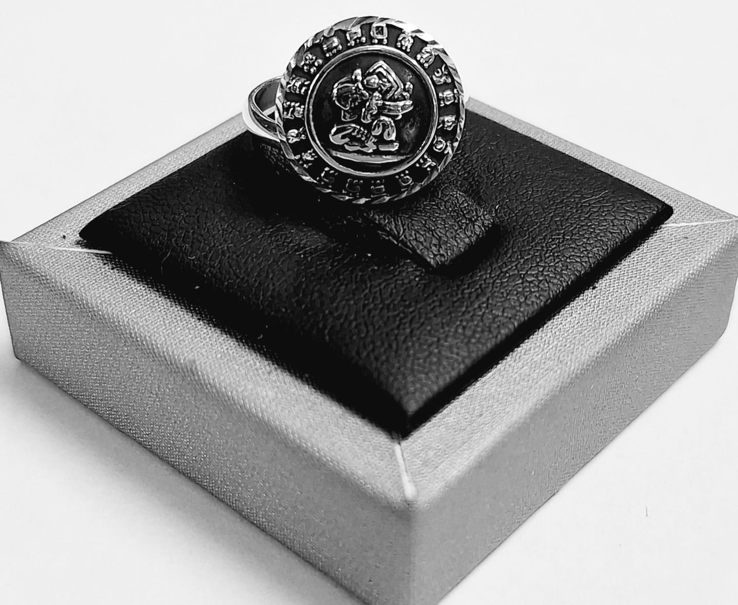 Anillo Calendario Maya en Plata Ley 950, sello de autenticidad Plata Ley .925