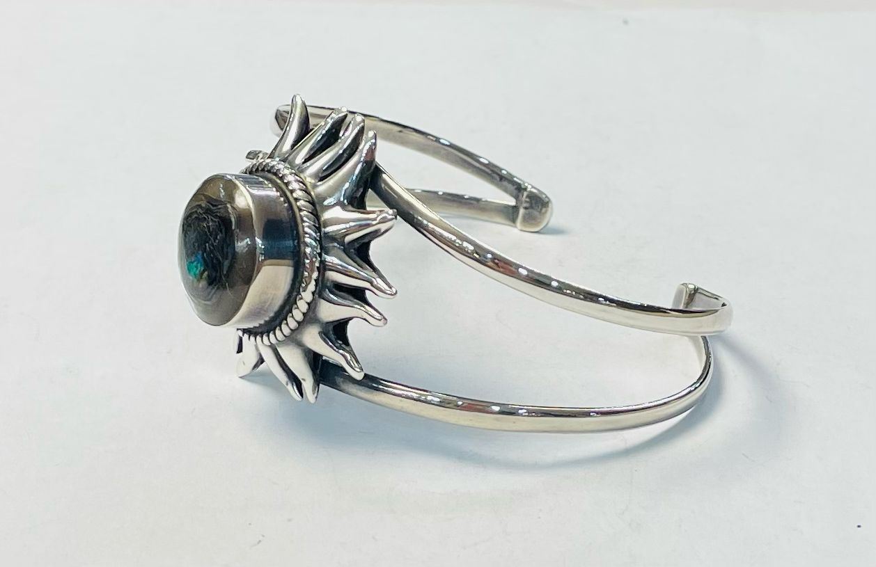 Brazalete con Concha de Abulon en Plata Ley 925, vista frontal