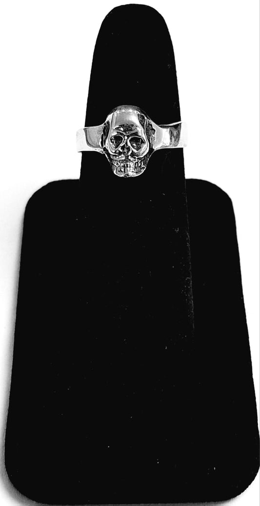 Sello de ley en el interior del anillo calavera en plata ley 925
