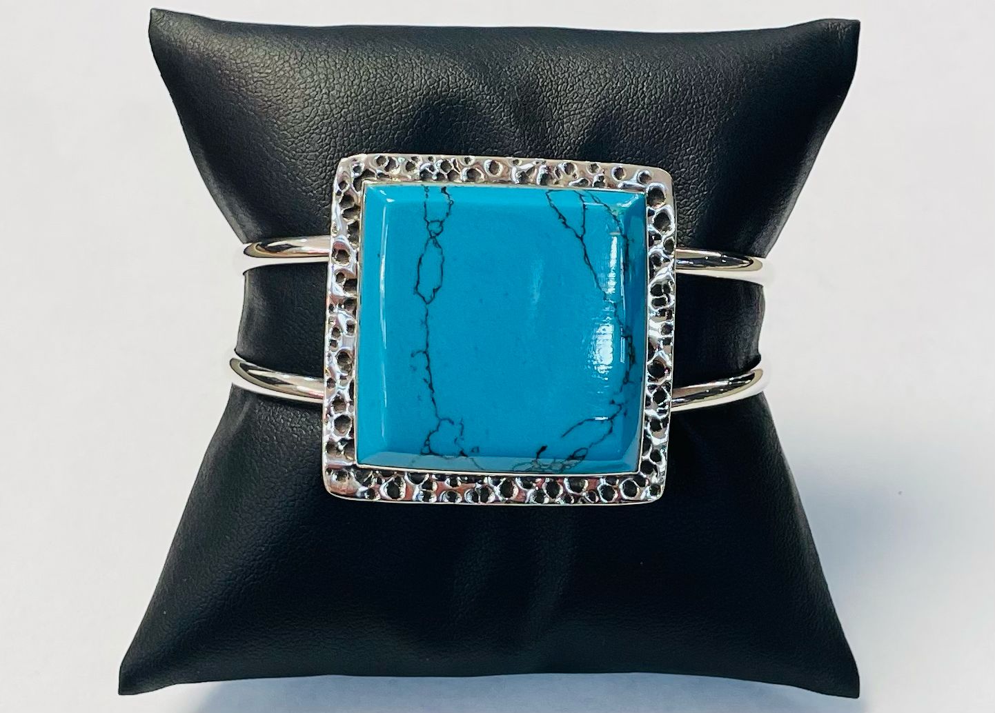 Brazalete en Plata Ley 925 con Turquesa, vista frontal
