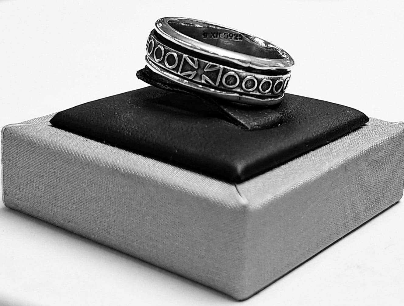 Anillo Anti Ansiedad en Plata Ley 925, vista frontal