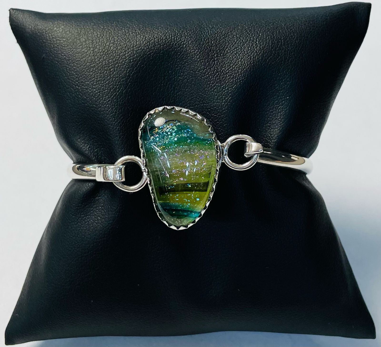 Brazalete con Dicroico en Plata Ley 925, sello de autenticidad Plata Ley .925