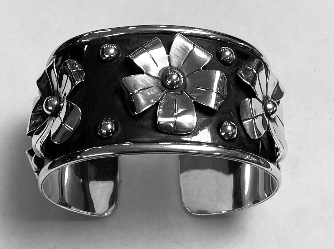 Brazalete Navajo en Plata Ley 950, sello de autenticidad Plata Ley .925