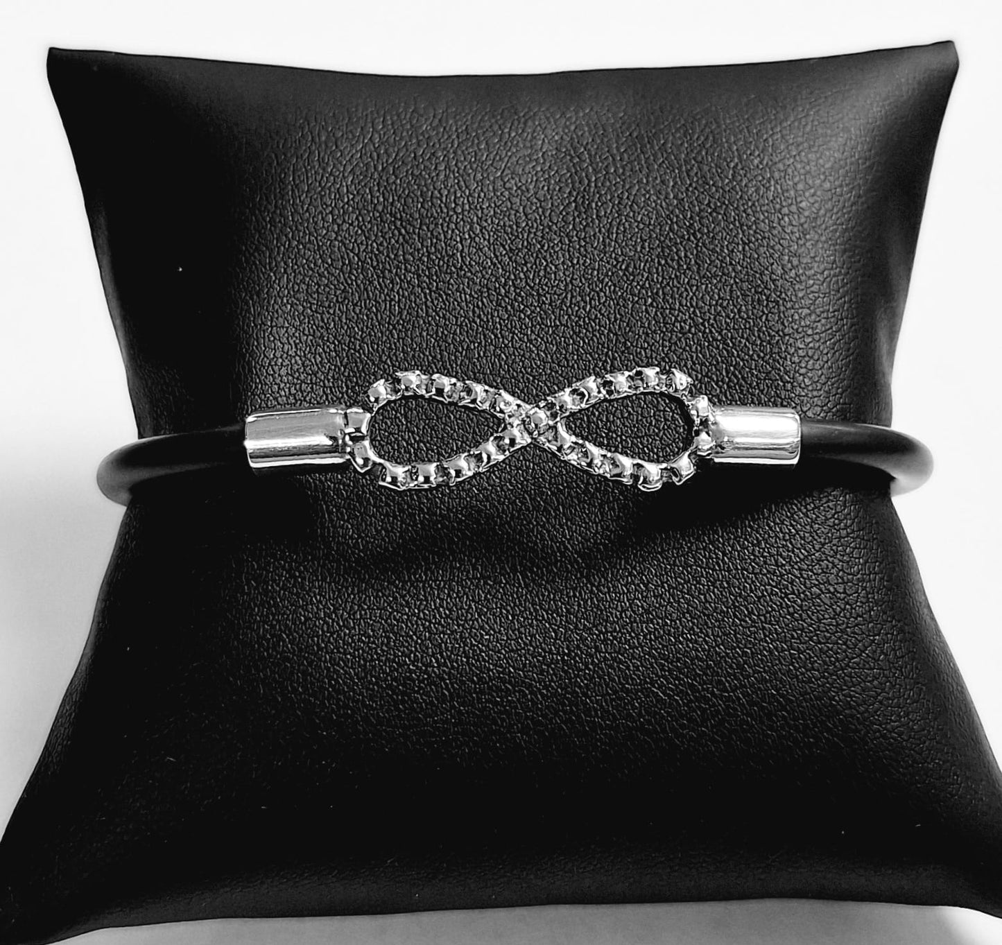 Brazalete en Plata Ley 925 con Caucho, vista frontal