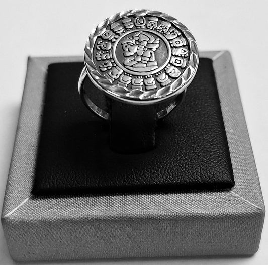 Sello de ley en el interior del anillo calendario maya en plata ley 925