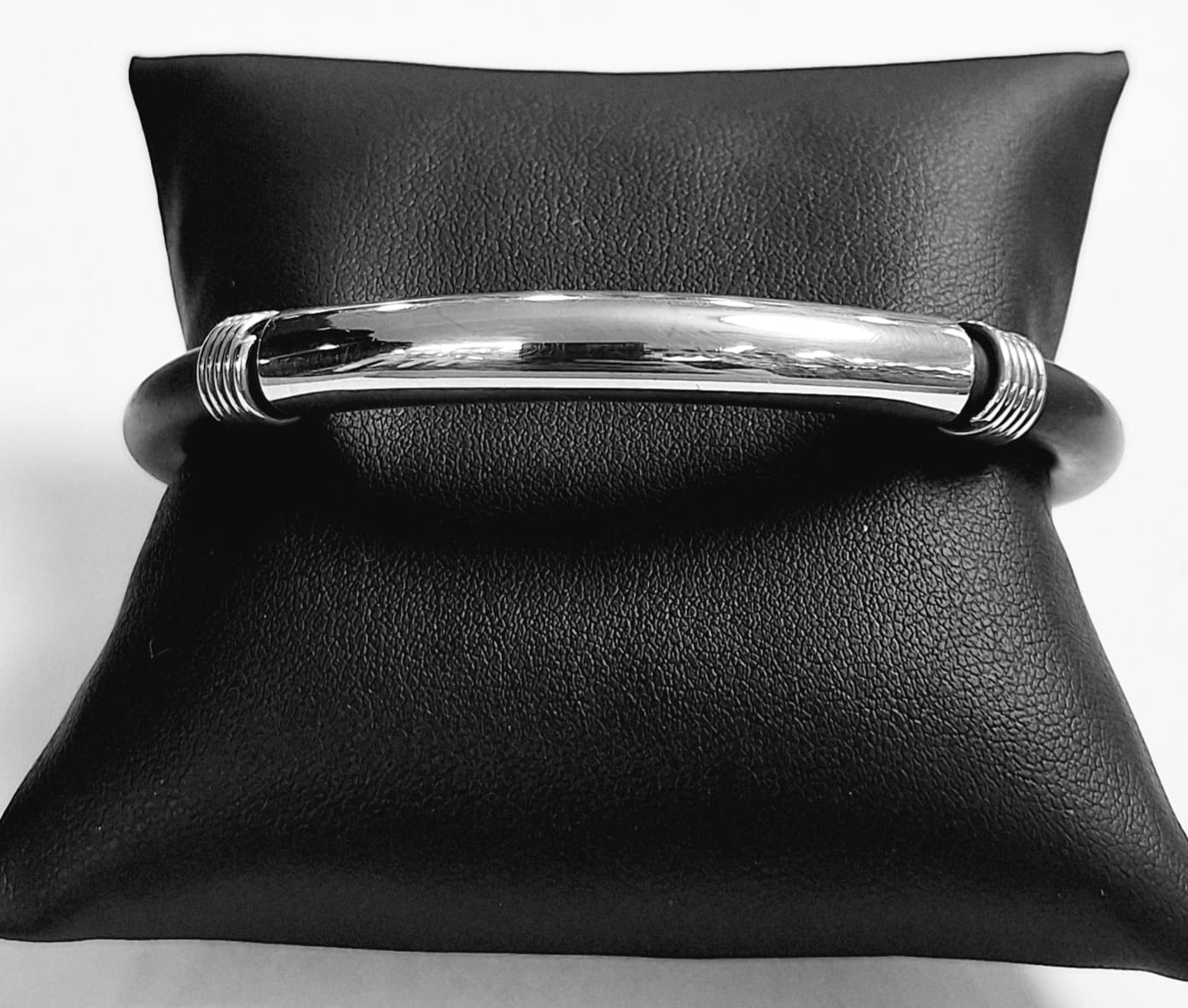 Brazalete en Plata Ley 925 con Caucho, sello de autenticidad Plata Ley .925