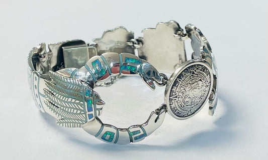 Sello de ley en el interior del brazalete con opalo en plata 925