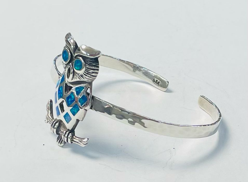 Brazalete con Opalo en Plata Ley 925, vista frontal