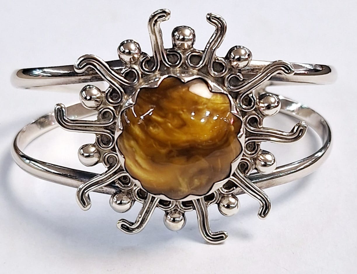 Sello de ley en el interior del brazalete en plata ley 925