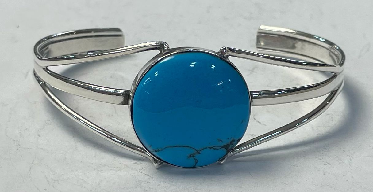 Sello de ley en el interior del brazalete con turquesa en plata ley 925