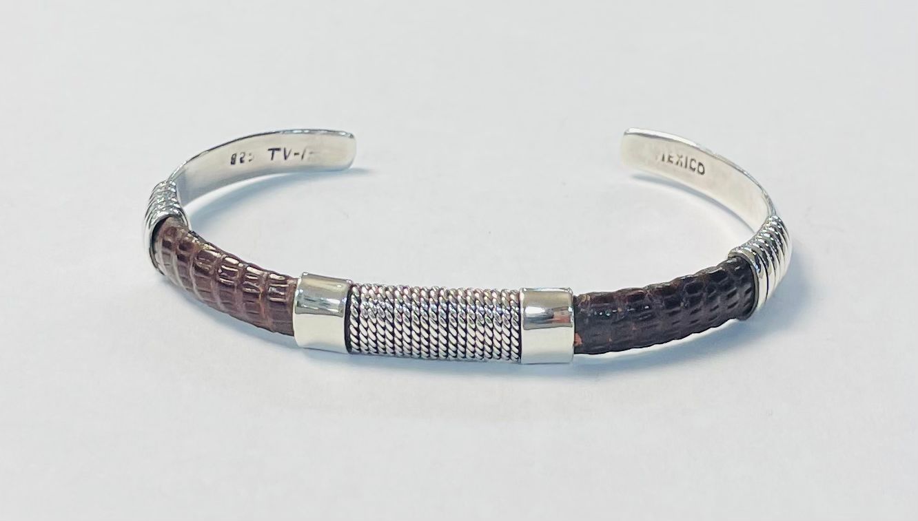 Brazalete en Plata Ley 925, sello de autenticidad Plata Ley .925