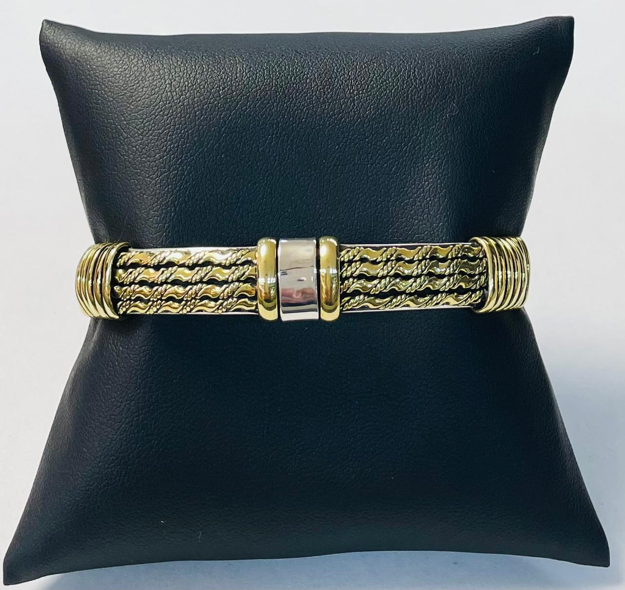 Brazalete en Plata Ley 925, sello de autenticidad Plata Ley .925