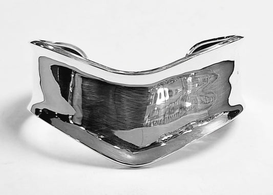 Sello de ley en el interior del brazalete en plata ley 925