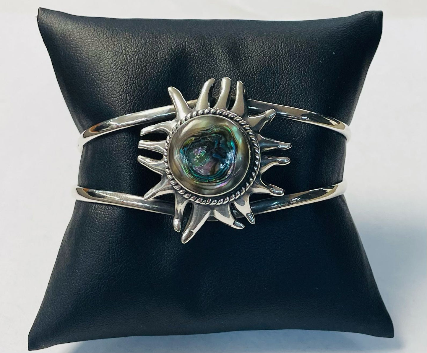 Brazalete con Concha de Abulon en Plata Ley 925, sello de autenticidad Plata Ley .925
