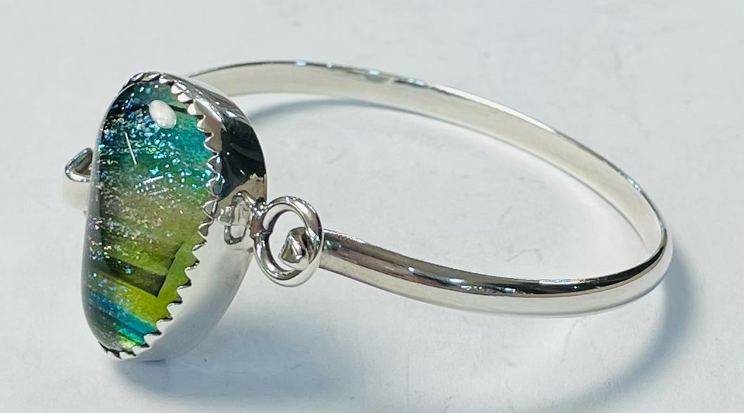 Brazalete con Dicroico en Plata Ley 925, vista frontal